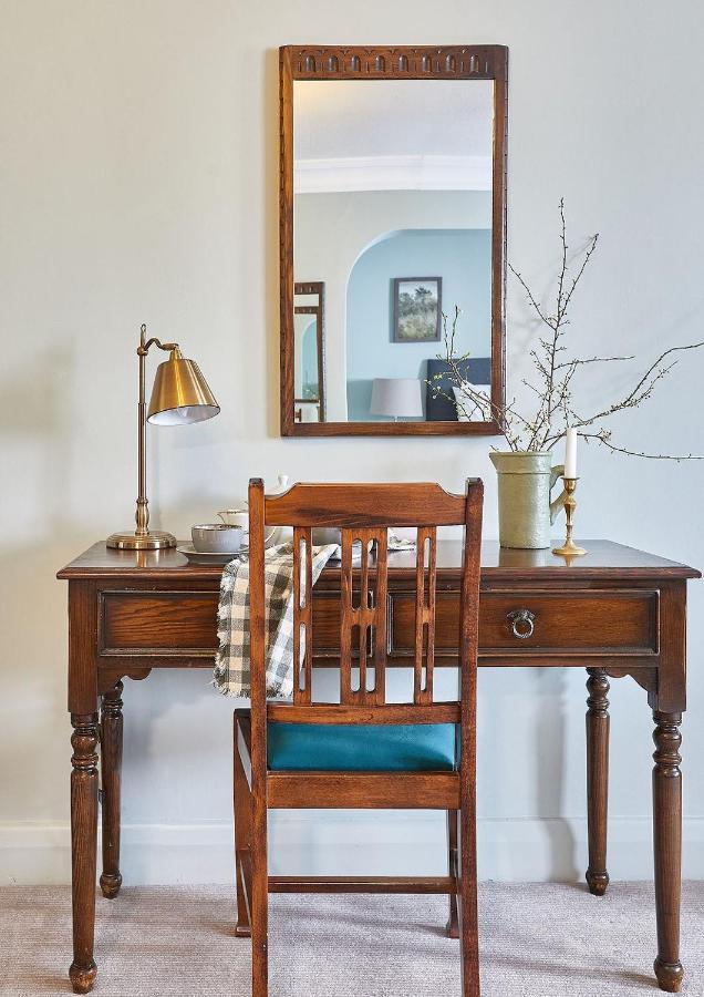 The New Inn Heckfield Hook  Extérieur photo