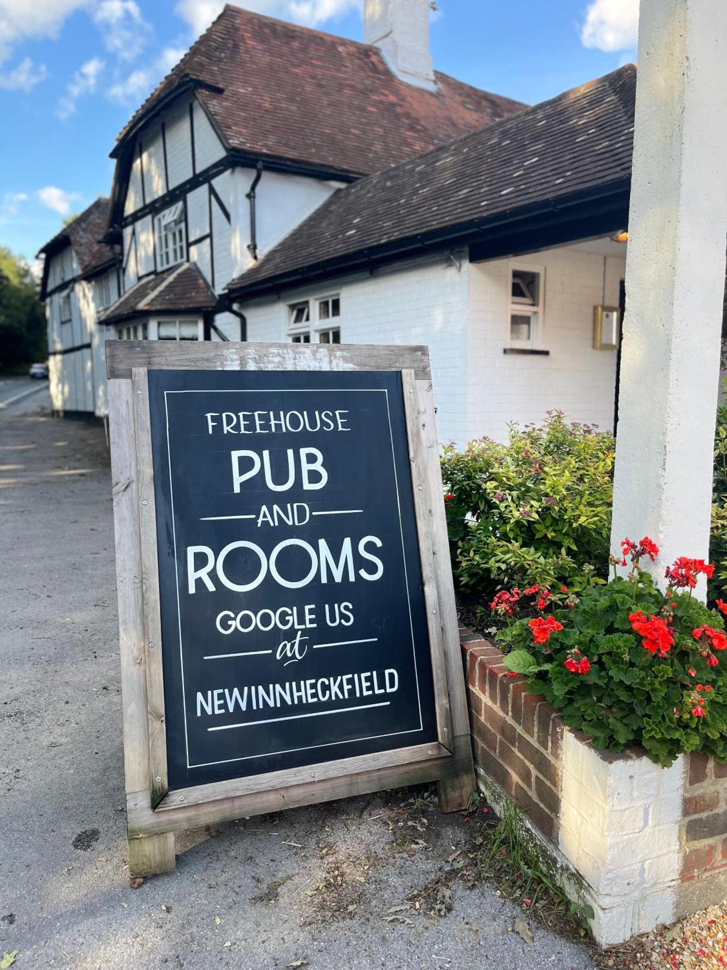 The New Inn Heckfield Hook  Extérieur photo